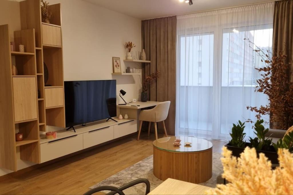 M&M2 Apartment Near Center With Free Parking - Ac Кошице Екстер'єр фото