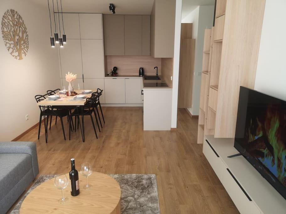 M&M2 Apartment Near Center With Free Parking - Ac Кошице Екстер'єр фото