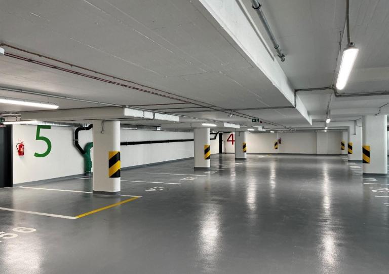 M&M2 Apartment Near Center With Free Parking - Ac Кошице Екстер'єр фото