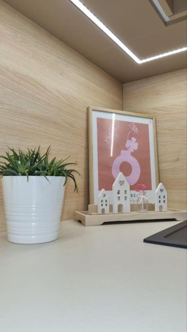 M&M2 Apartment Near Center With Free Parking - Ac Кошице Екстер'єр фото