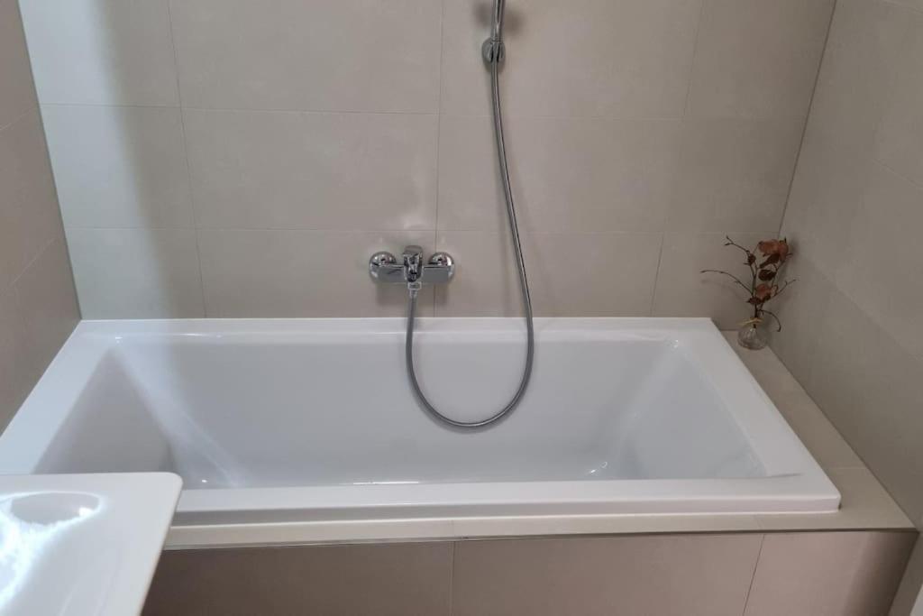 M&M2 Apartment Near Center With Free Parking - Ac Кошице Екстер'єр фото